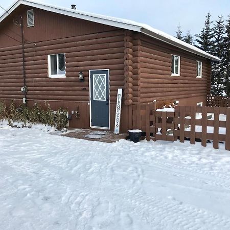Our Cabin Bed & Breakfast Yellowknife Bagian luar foto