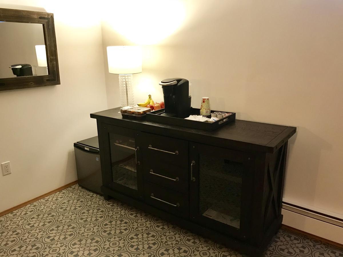 Our Cabin Bed & Breakfast Yellowknife Bagian luar foto